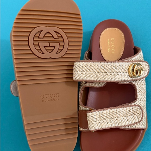 Gucci  Tan and Cream Sandals - Picture 3 of 3